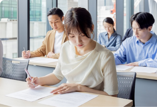 会場で受験する学生